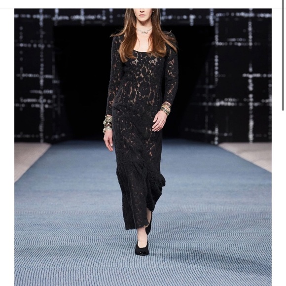 2022 Chanel Ready to wear ostrich trim dress - Picture 15 of 16